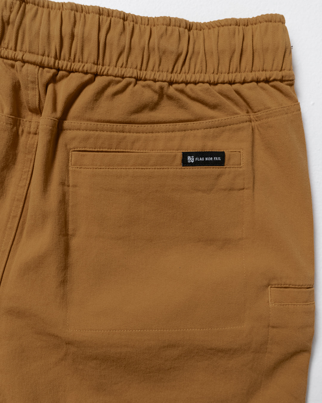 GOAT SHORTS - SADDLE