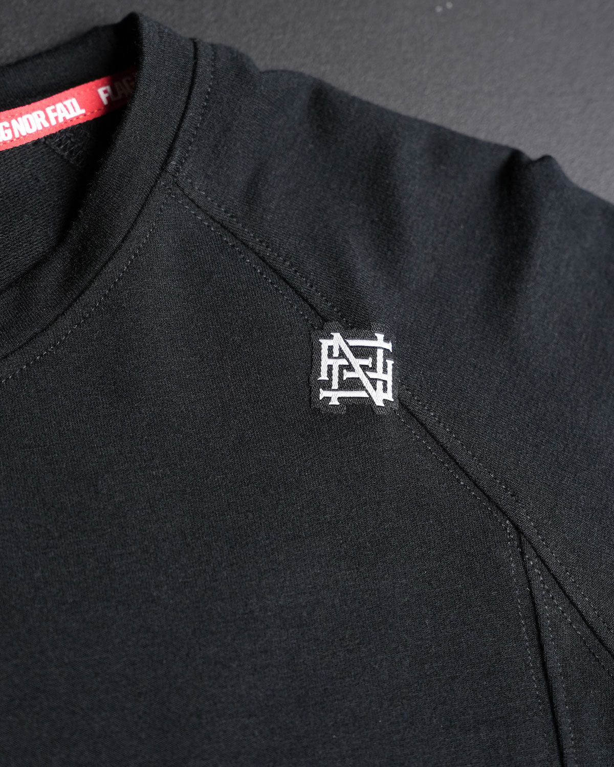 CORE LONGSLEEVE - OLIVE