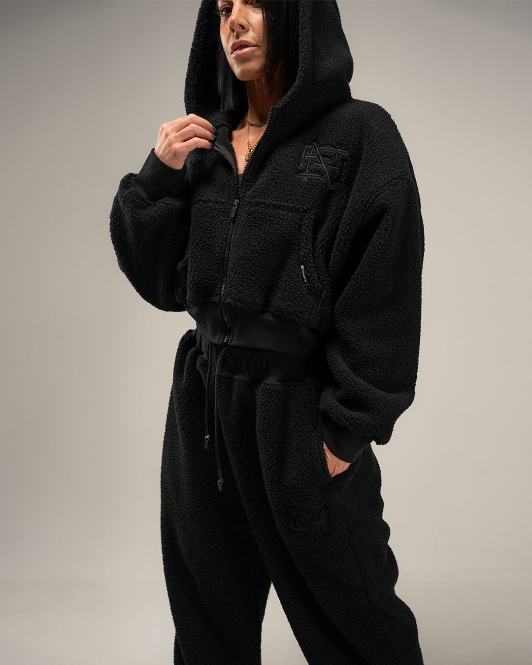 WOMENS OVERSIZED CROP HOODIE - BLACK SHERPA