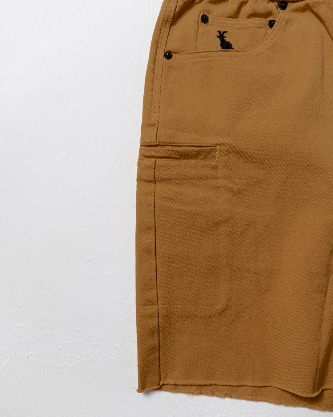 GOAT SHORTS - SADDLE