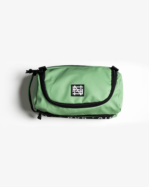 MOMENTUM TOILETRY CASE 2.5L - GREEN