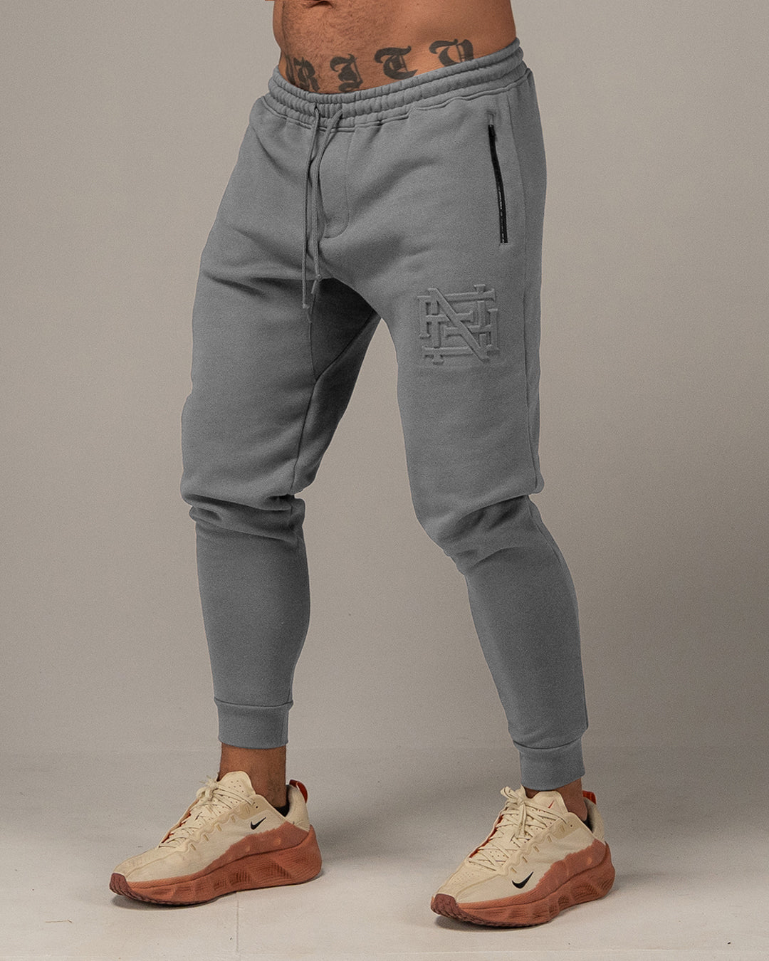 EMBOSSED FITTED JOGGERS-GREY