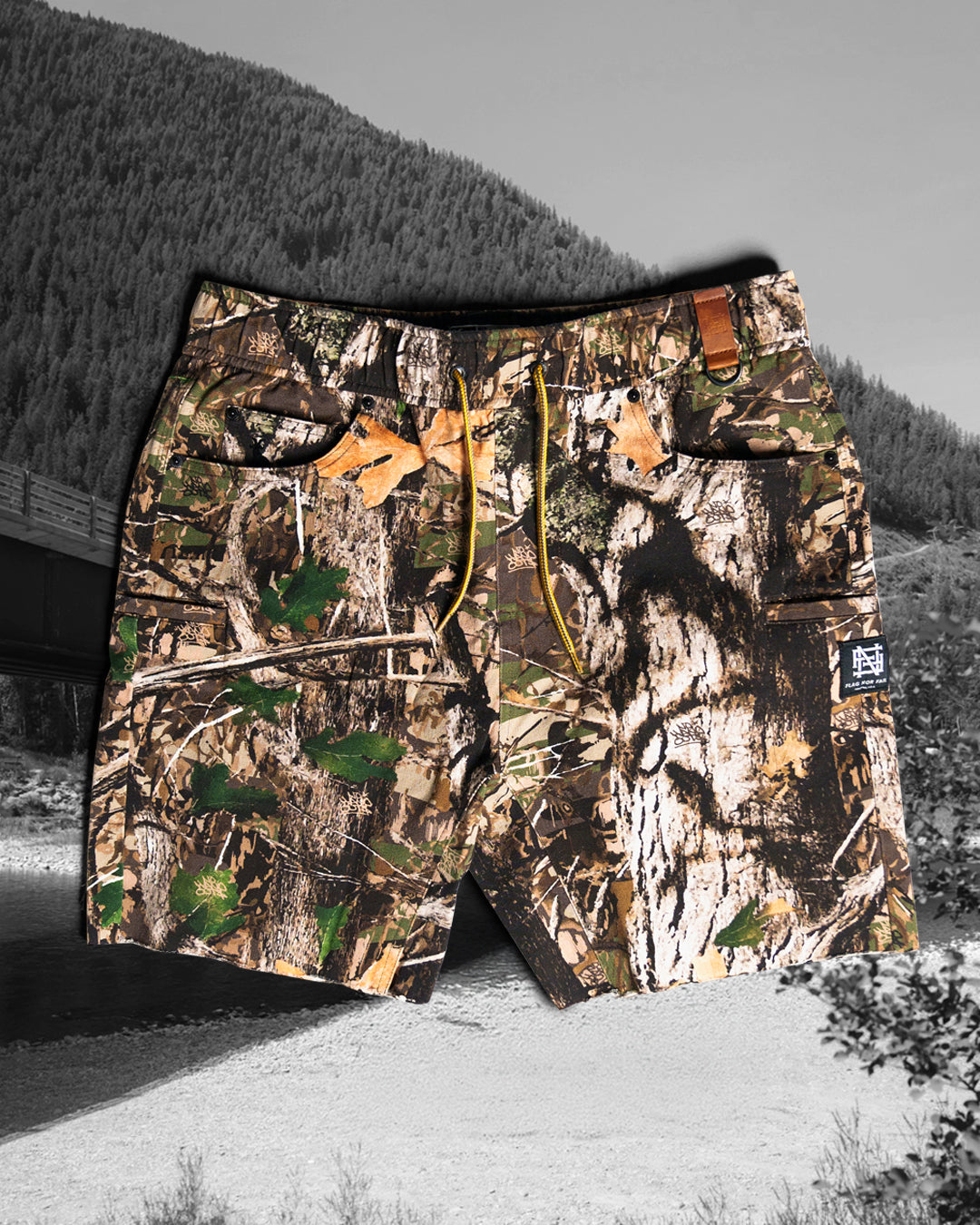 GOAT SHORTS - WOODLAND CAMO