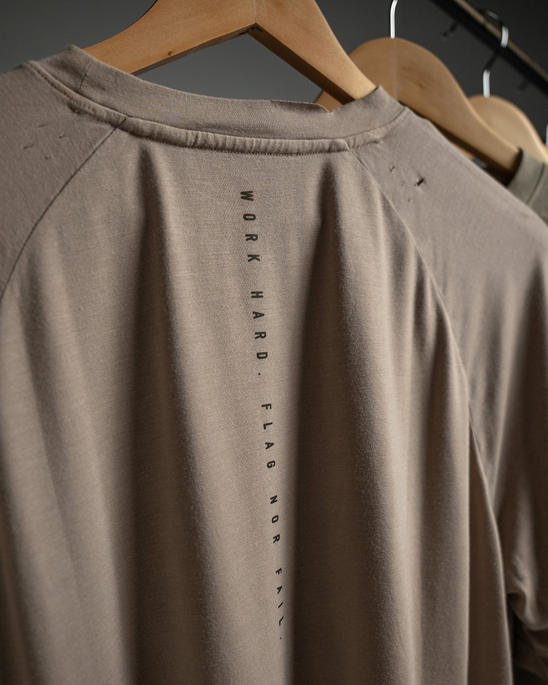 MOTO CROP TEE - EARTH