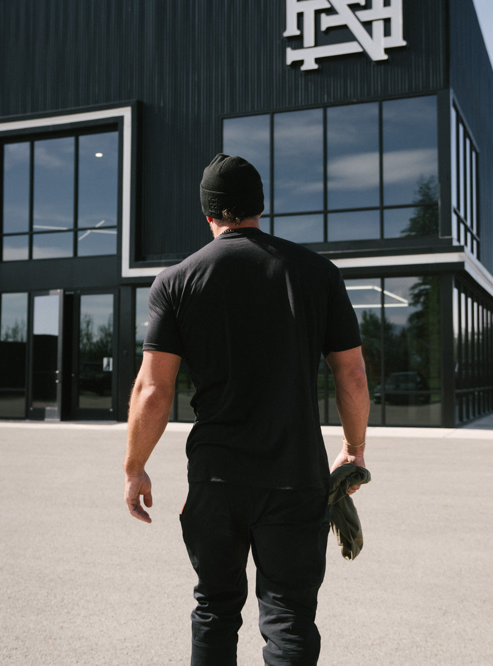 MONTANA BADGE TEE - BLACK