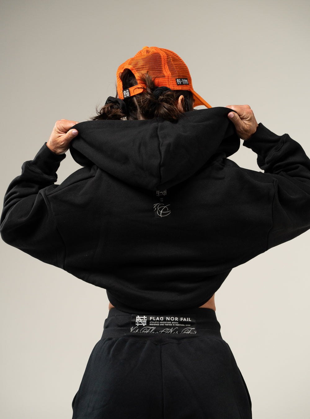 WOMEN'S ZIPPER HOODIE - BLACK