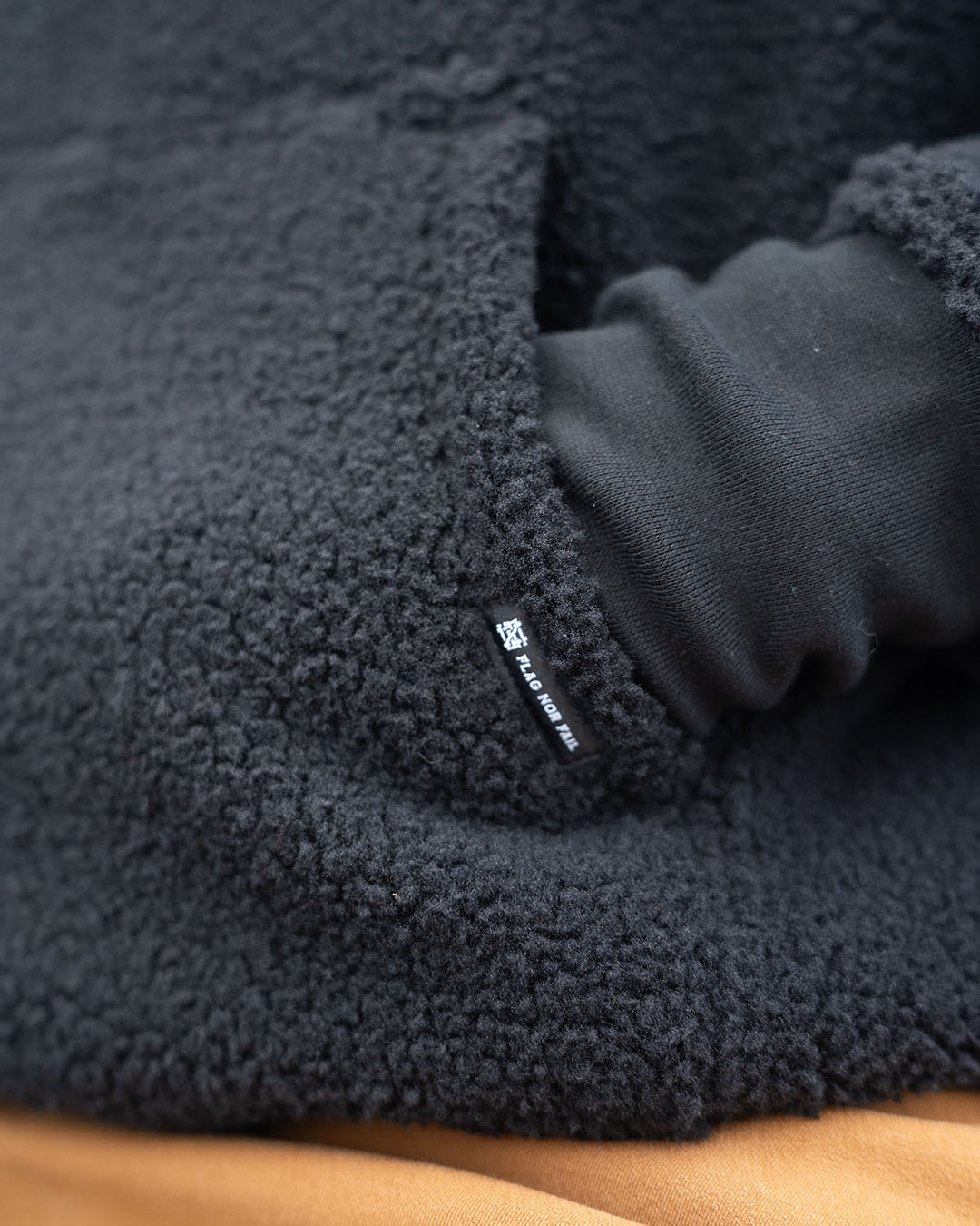 SHERPA HOODIE - BLACK