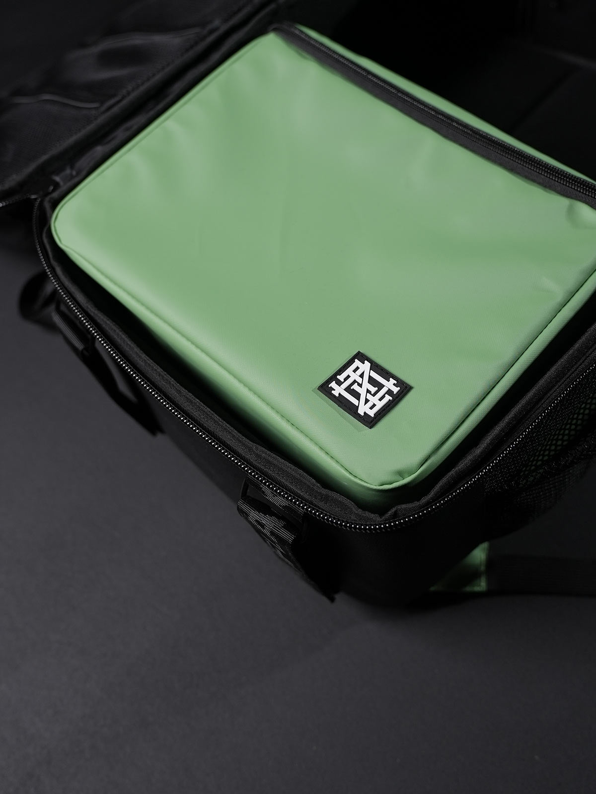 MOMENTUM FREIGHT PACK 50L - GREEN