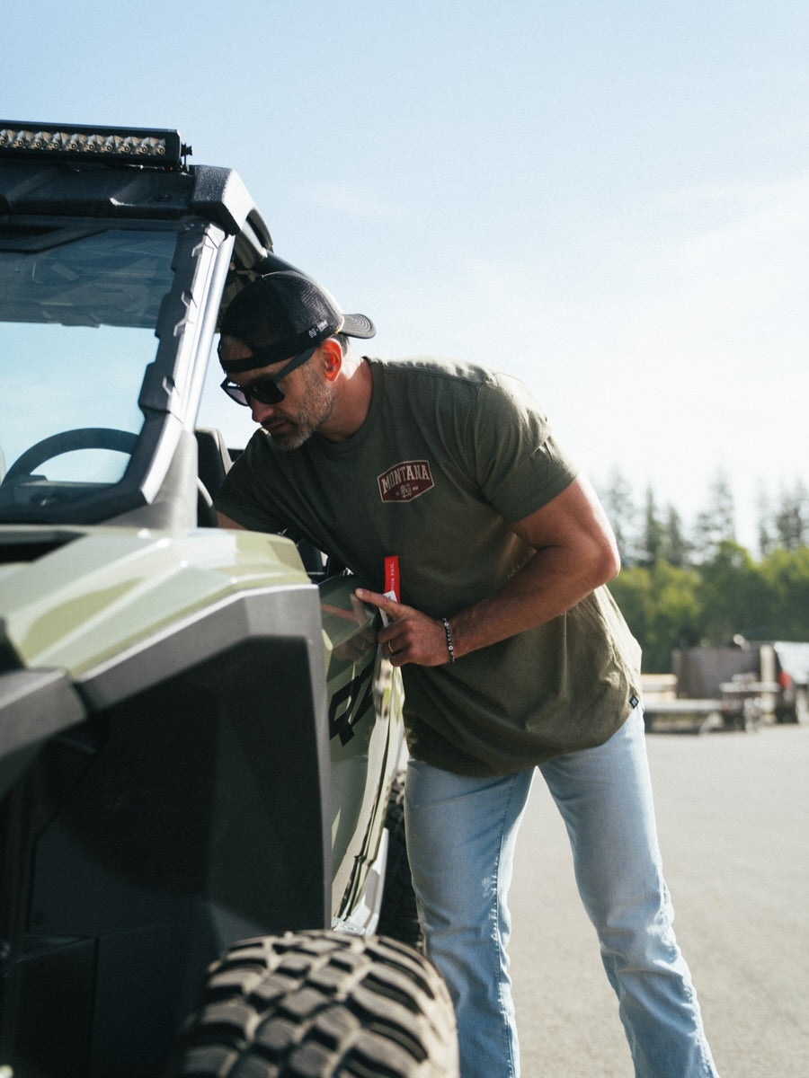MONTANA BADGE TEE - GREEN