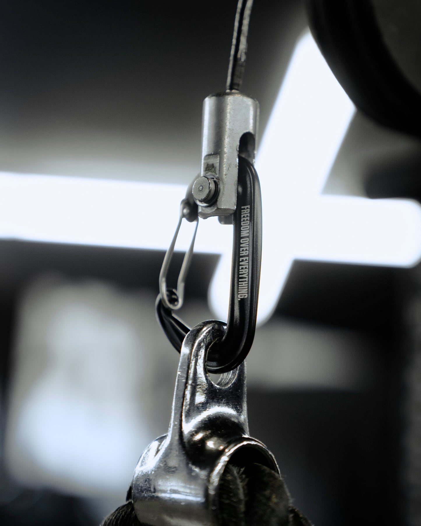 CARABINER - BLACK