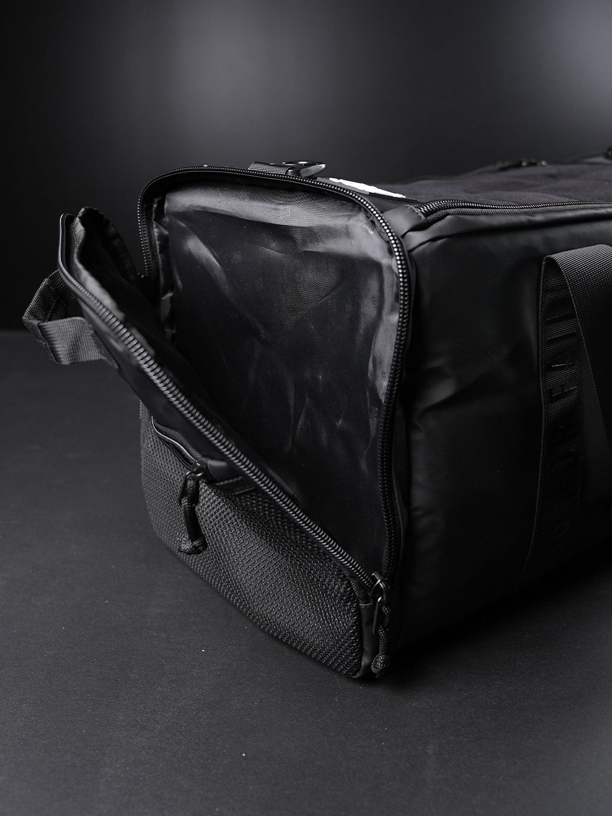 MOMENTUM DUFFLE BAG 44L - BLACK