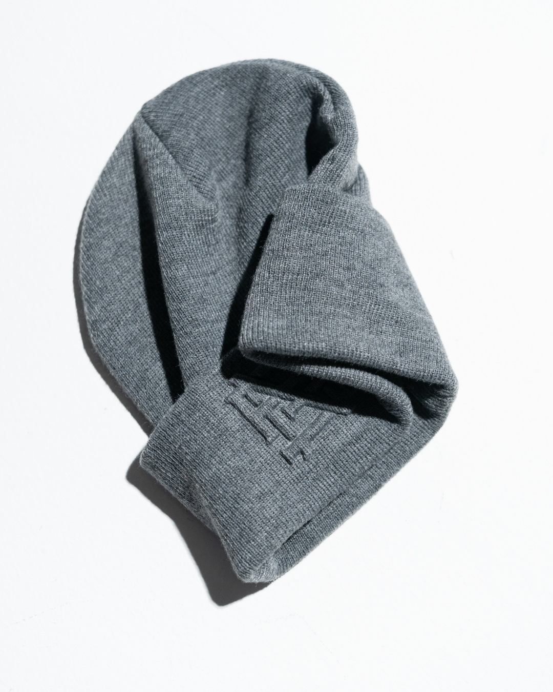 EMBOSSED BEANIE - HEATHER GREY