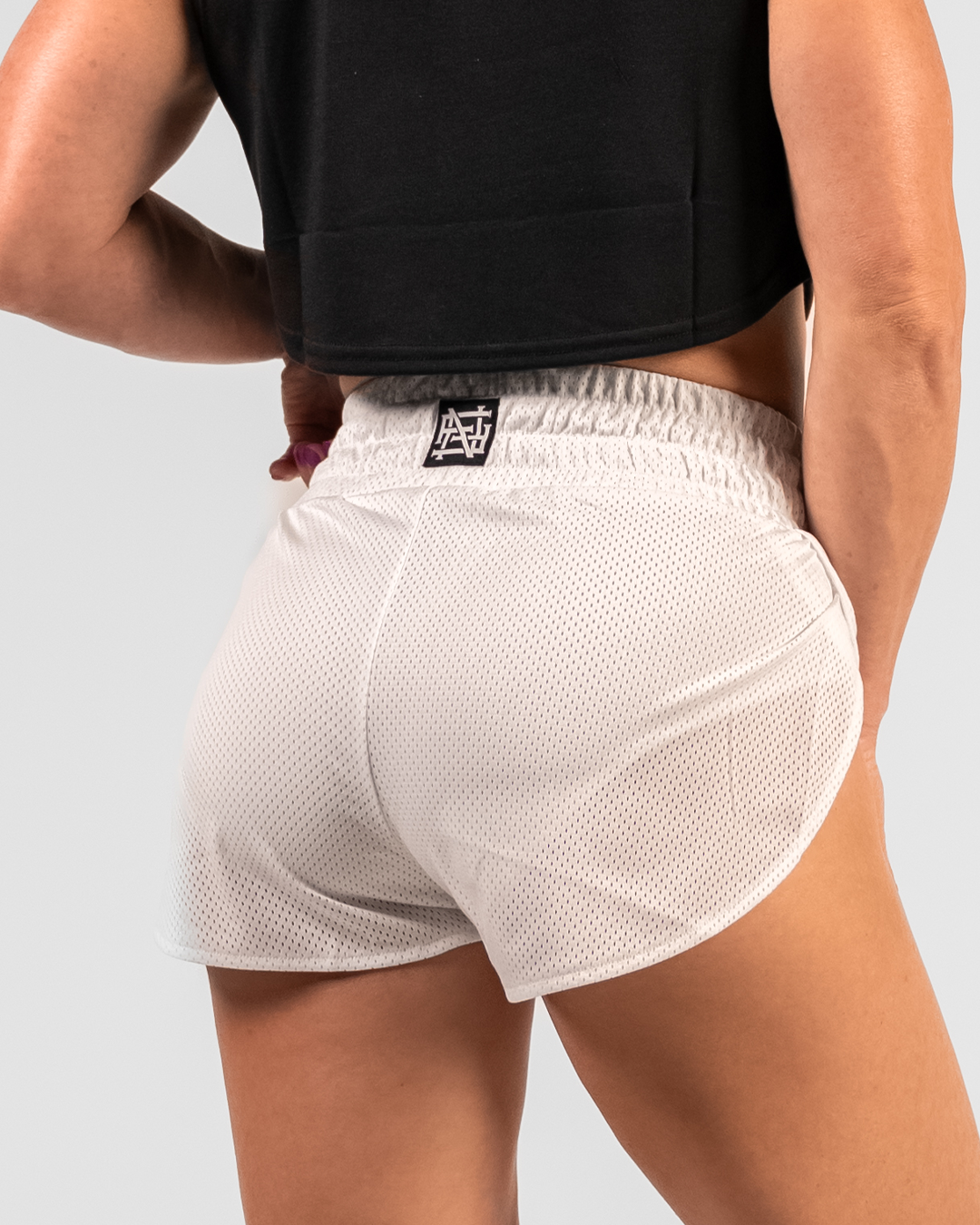 WOMENS MOMENTUM MESH SHORTS - WHITE