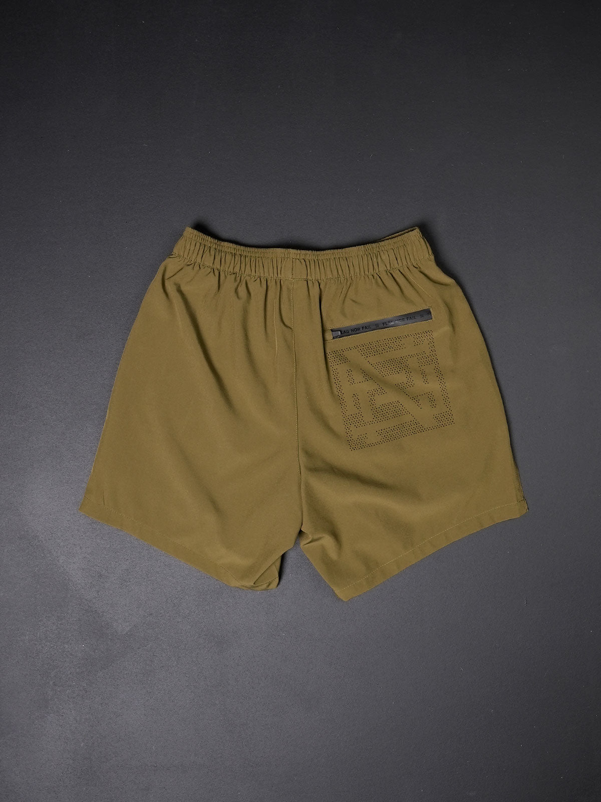 MOMENTUM  SHORTS - OLIVE