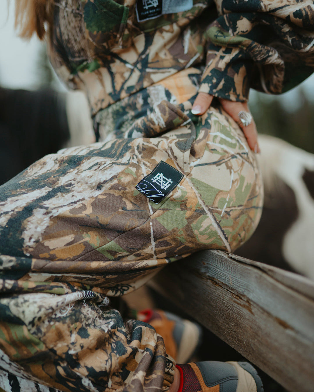 WOMENS OVERSIZED SWEATPANTS - CAMO