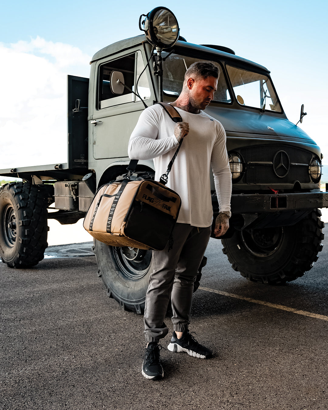 MOMENTUM DUFFLE BAG 44L - SAND