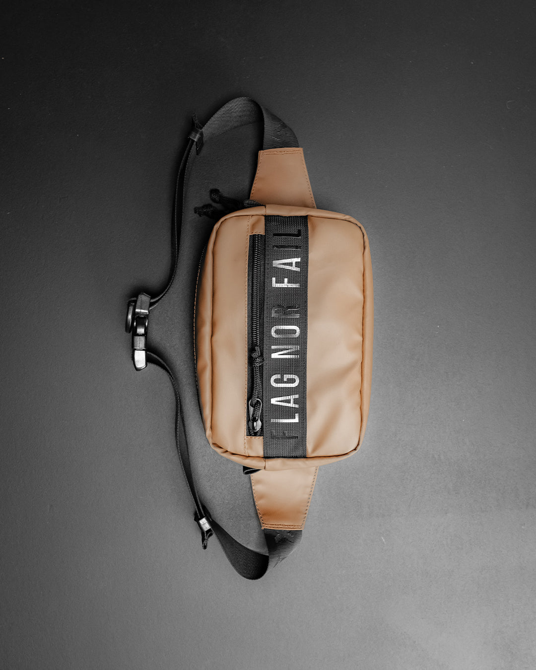 MOMENTUM MINI SLING BAG 2L - SAND