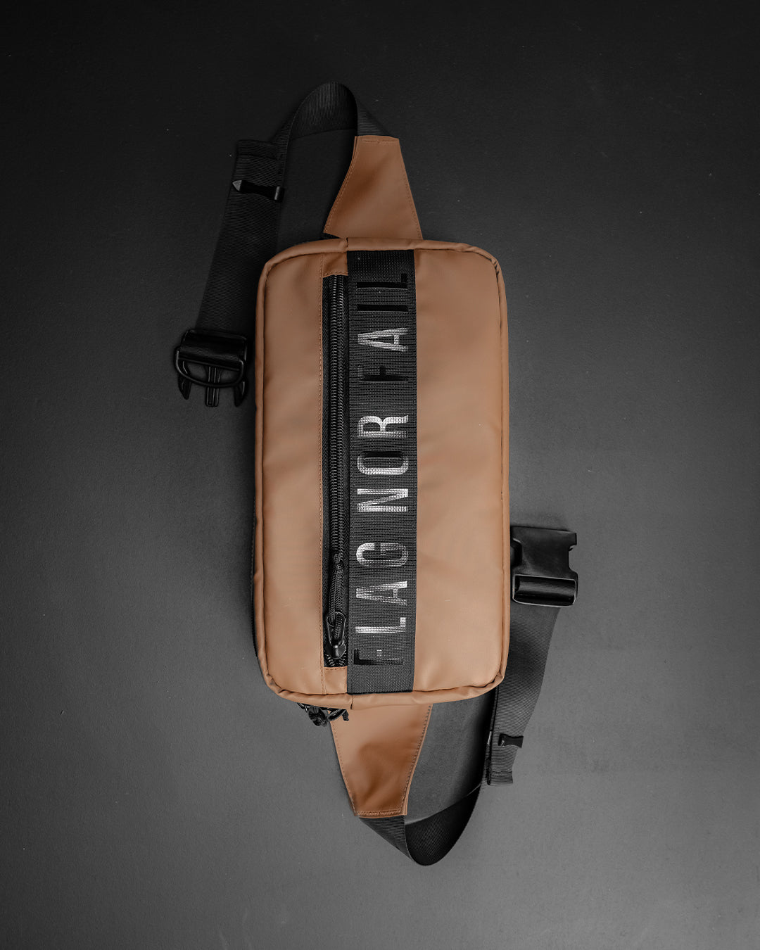 MOMENTUM SLING BAG 7L - SAND