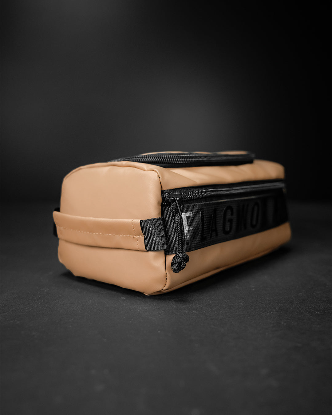 MOMENTUM TOILETRY CASE 2.5L - SAND