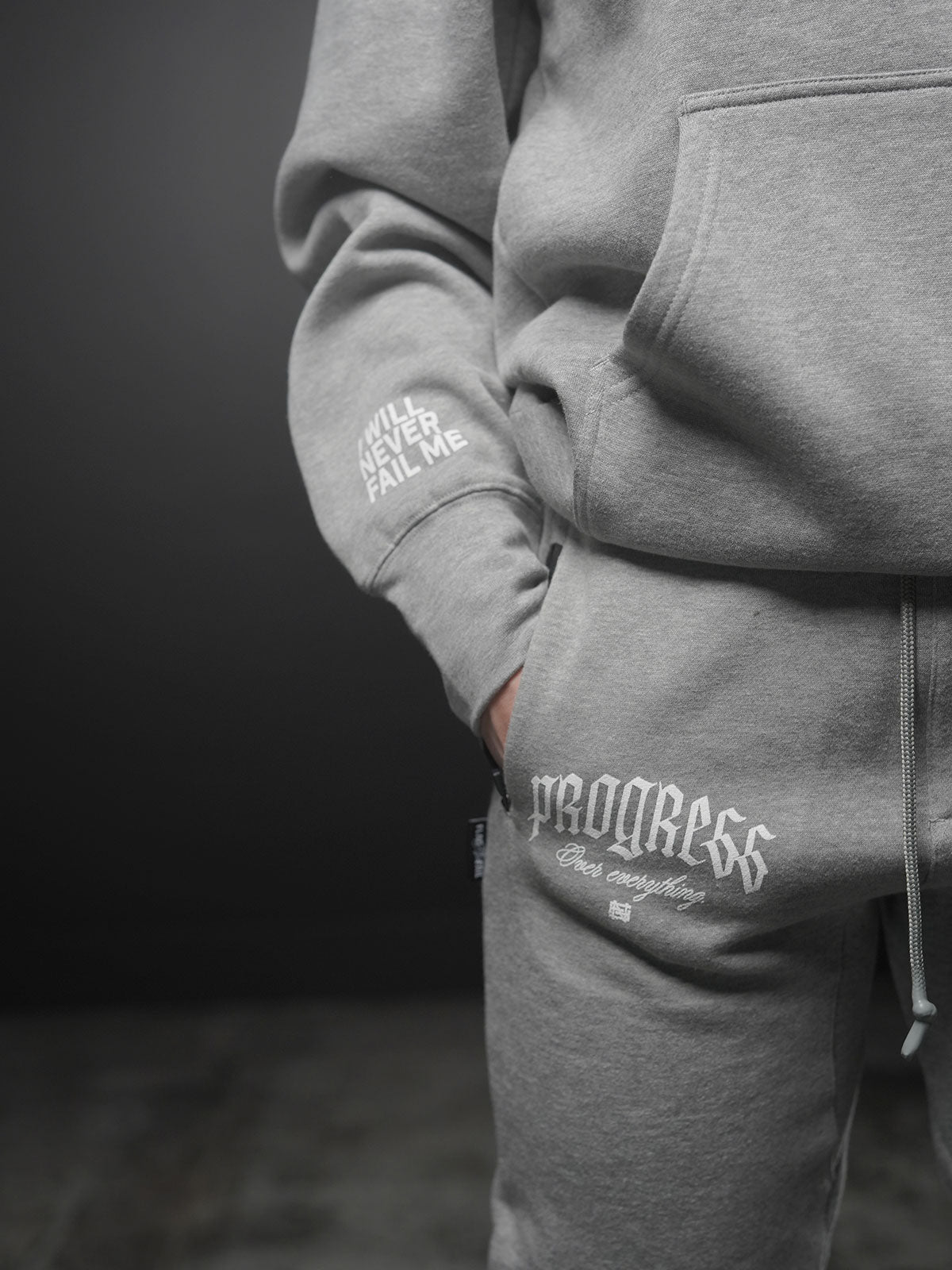 PROGRESS FITTED JOGGER- GREY