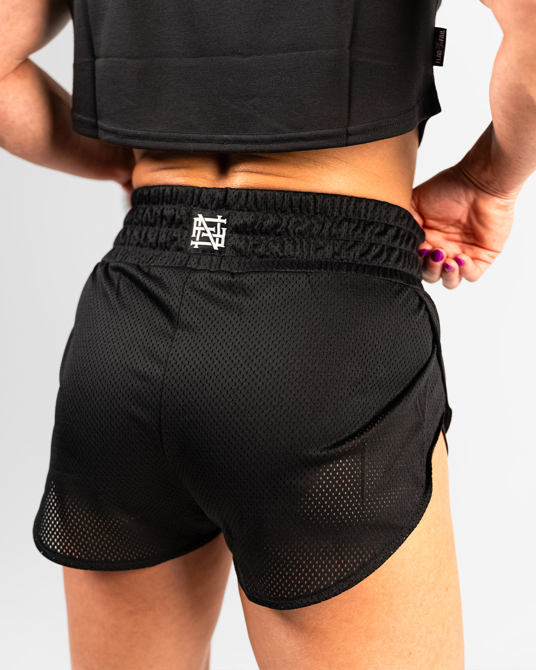 WOMENS MOMENTUM MESH SHORTS - BLACK