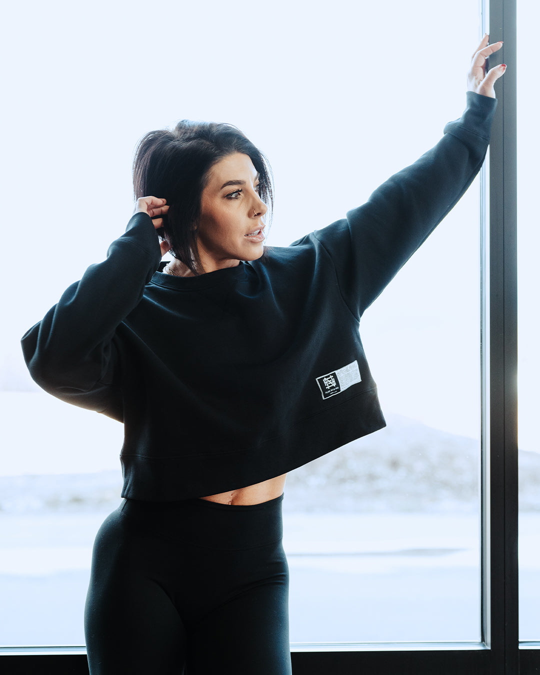 WOMENS OVERSIZED CROP CREWNECK - BLACK