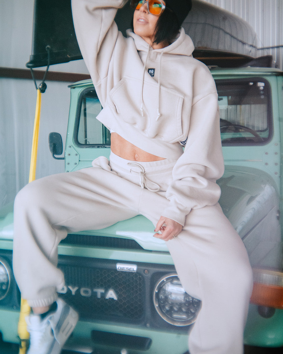 WOMENS OVERSIZED SWEATPANTS - TAN