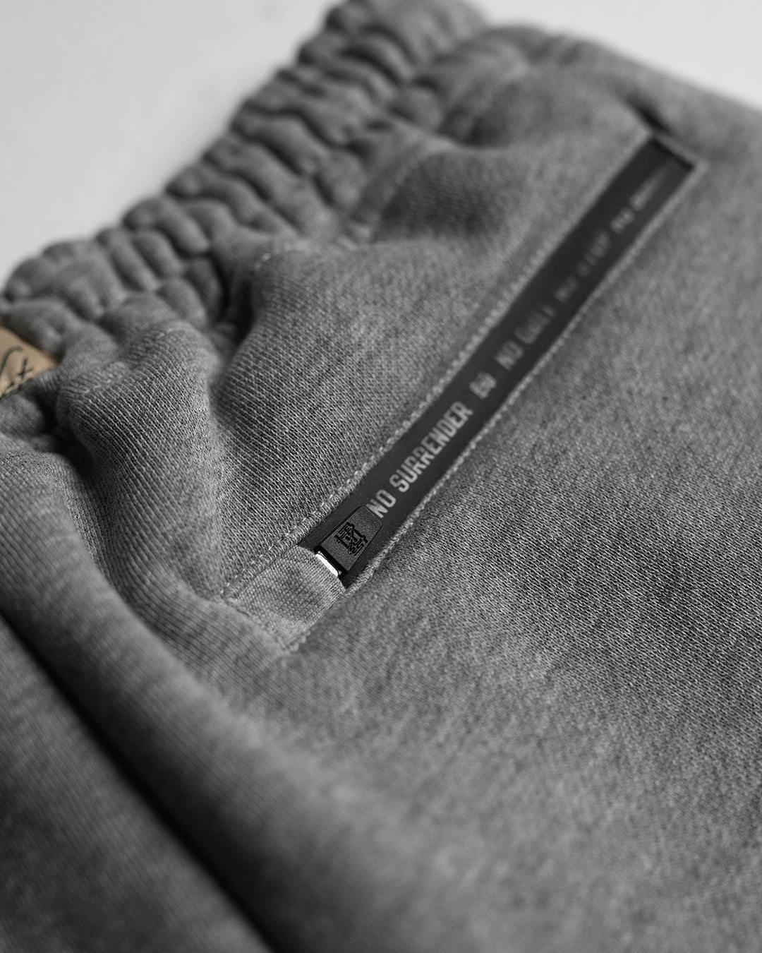 EMBOSSED FITTED JOGGERS-GREY