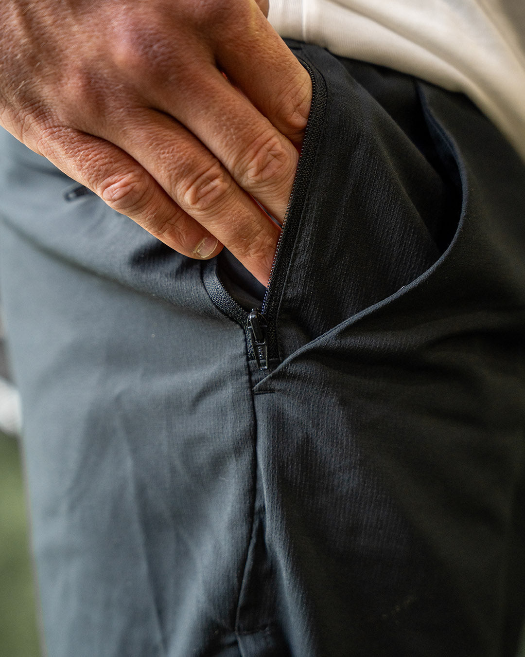 MENS HYBRID SHORTS - BLACK