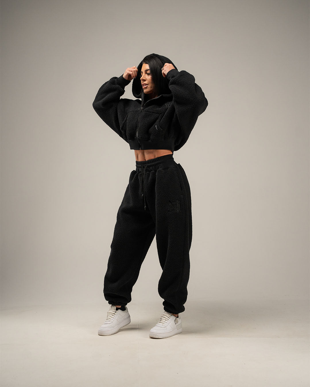 WOMENS OVERSIZED CROP HOODIE - BLACK SHERPA