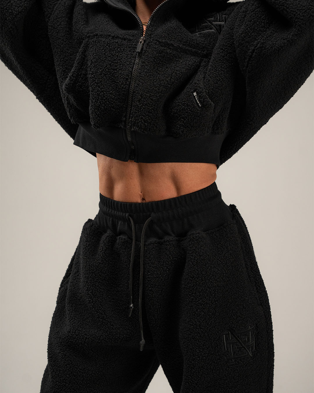 WOMENS OVERSIZED CROP HOODIE - BLACK SHERPA