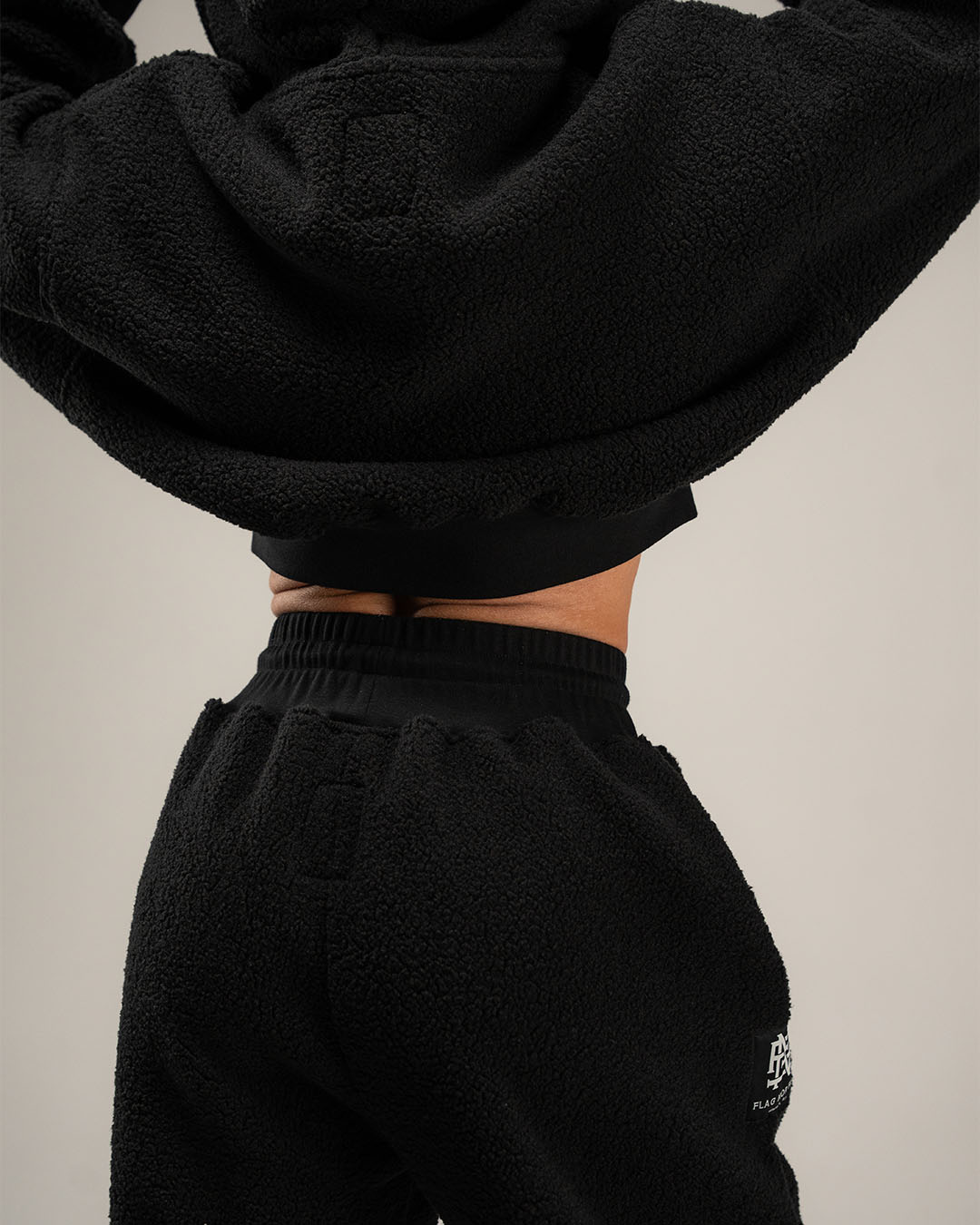 WOMENS OVERSIZED SWEATPANTS - BLACK SHERPA