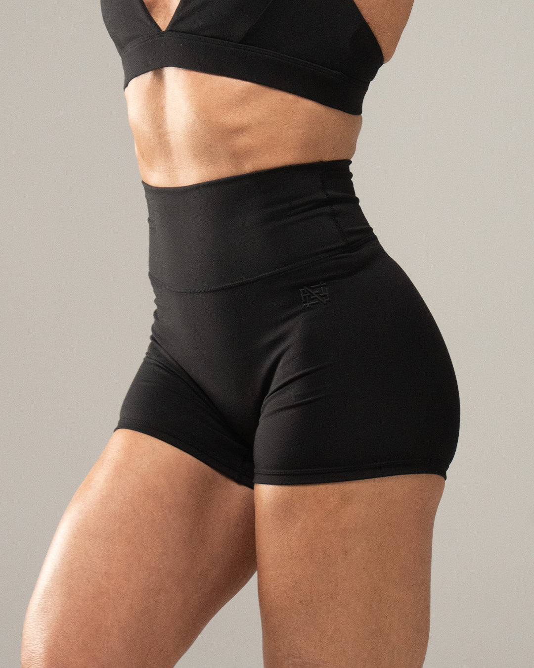 WOMENS SHORTS - BLACK