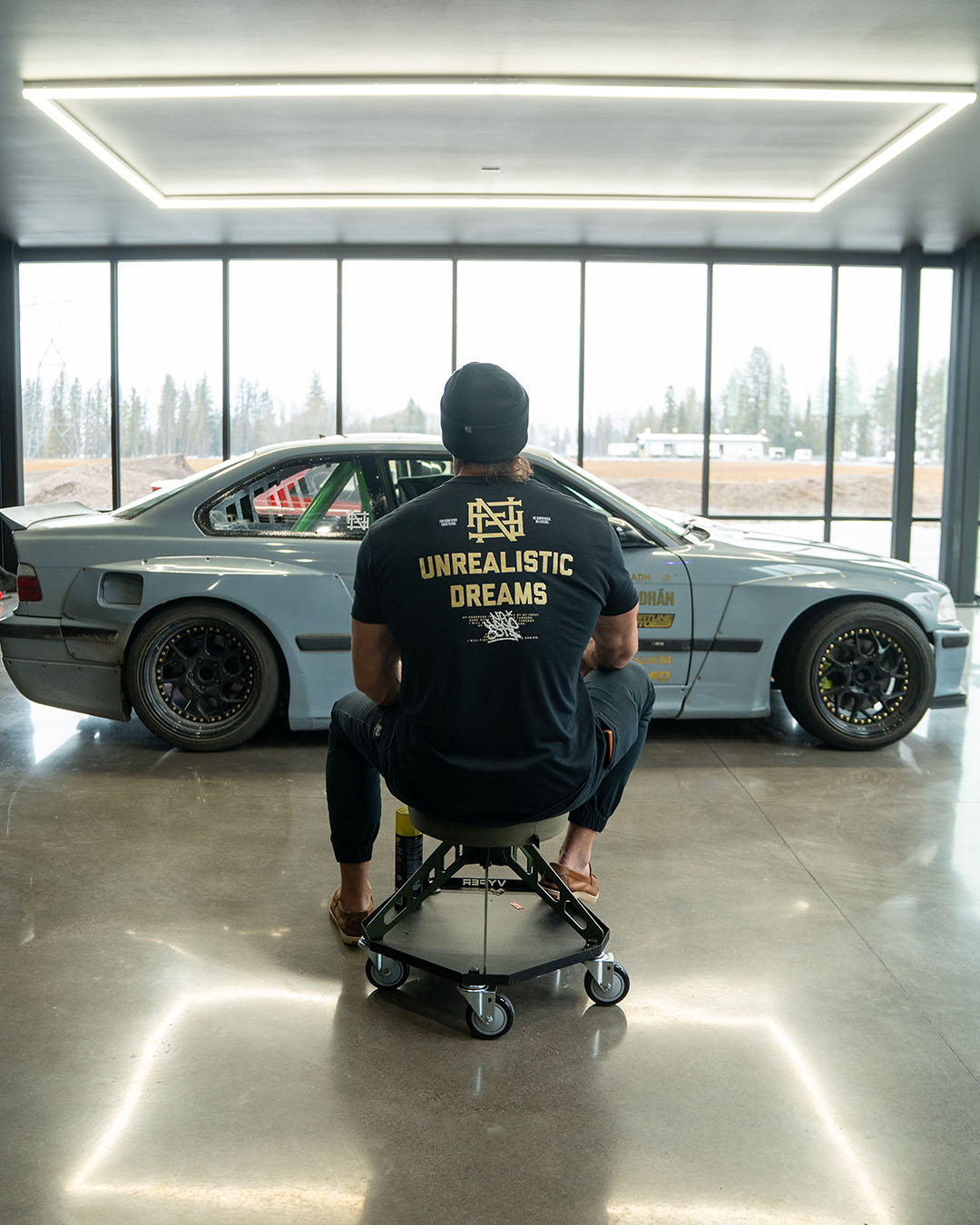 UNREALISTIC DREAMS TEE - PREORDER